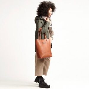 m0851 Anthropologie Vachetta Leather Brown Large Tote Canadian Designer